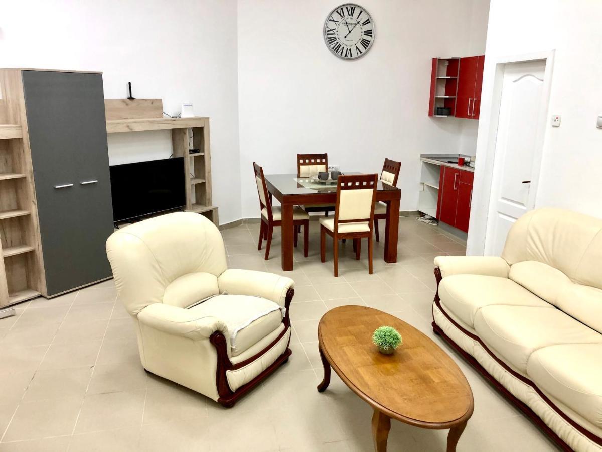 Apartment Tesla Pančevo Exterior foto